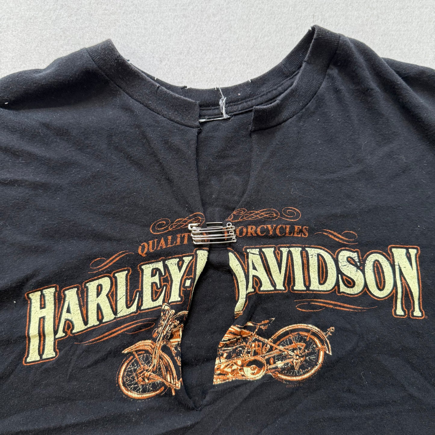 Harley-Davidson Women's Black Custom Cut-Off Cropped T-Shirt Graphic Tee Size L