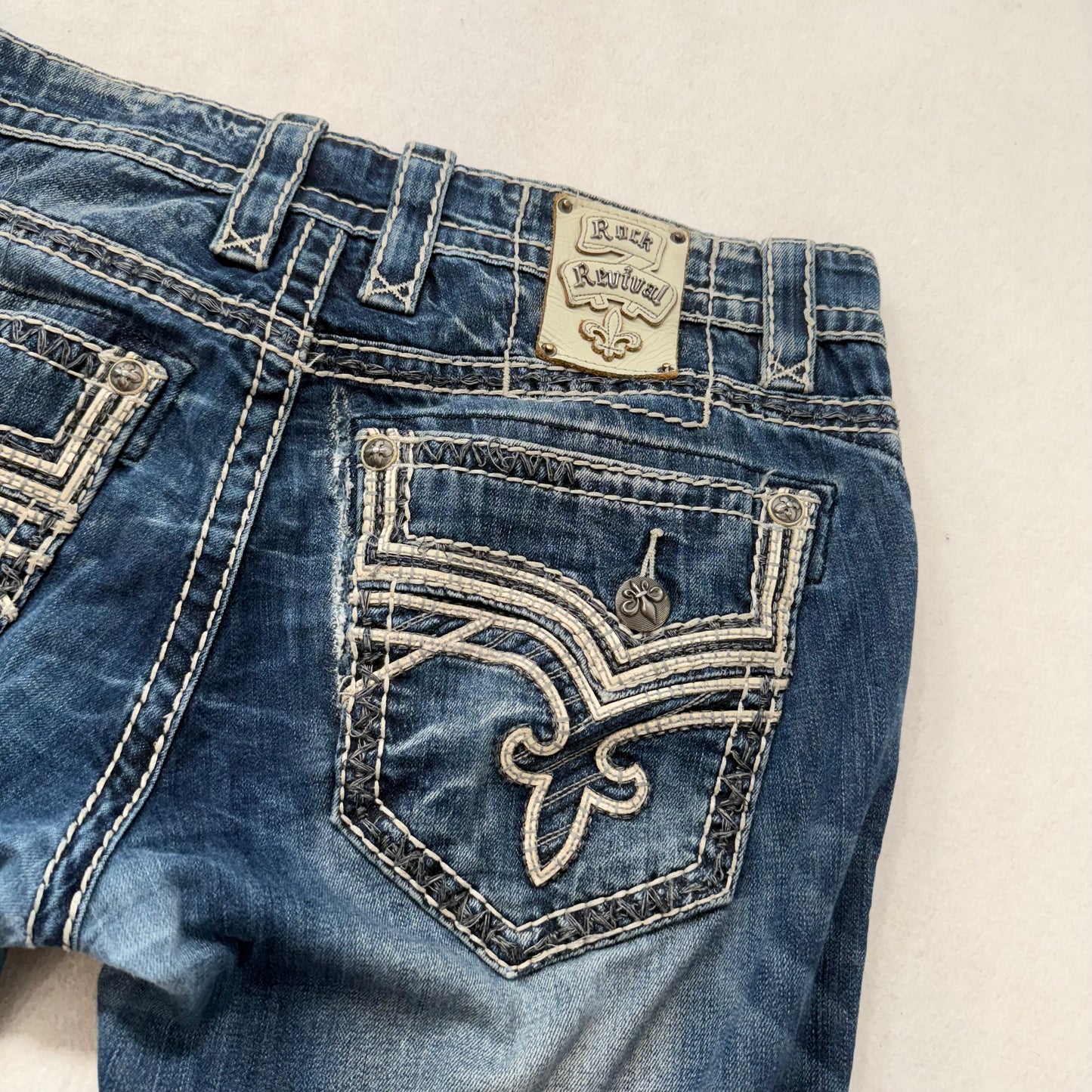 Rock Revival Auster Women's Blue Denim Bootcut Jeans Fleur-De-Lis Pocket Size 34