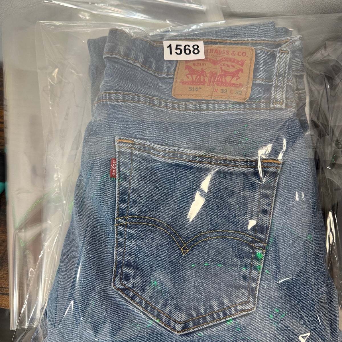 Levis Medium Wash Straight Leg Jeans Size 32x32 photo 9