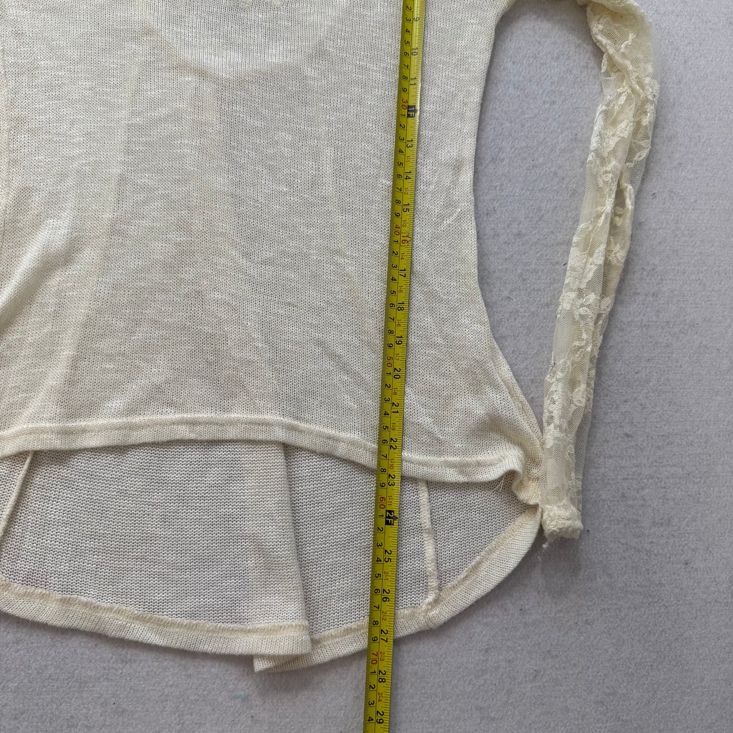 Candie's Women Cream Sheer Lace Pullover Top Long Sleeve High-Low Hemline Size M