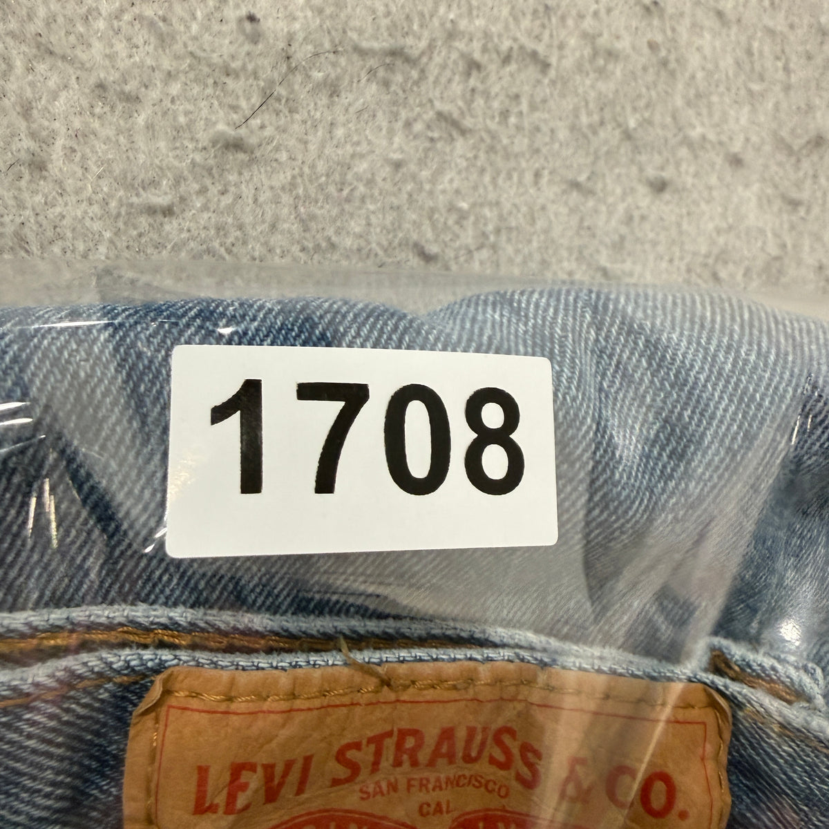 Levi's 501 Original Fit Jeans Men's Light Wash Blue Button Fly Straight Size 38x36 photo 8