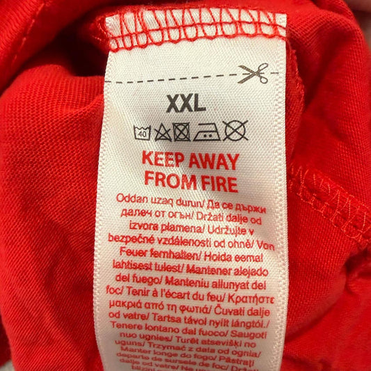 Vintage Y2K 2000's Women's Red Boxy Oversized Graphic Tee