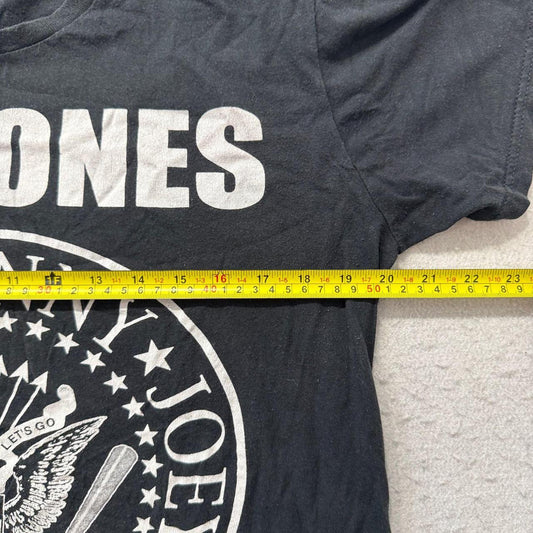 Vintage Y2K 2000's Ramones Black Faded Distressed Graphic Tee