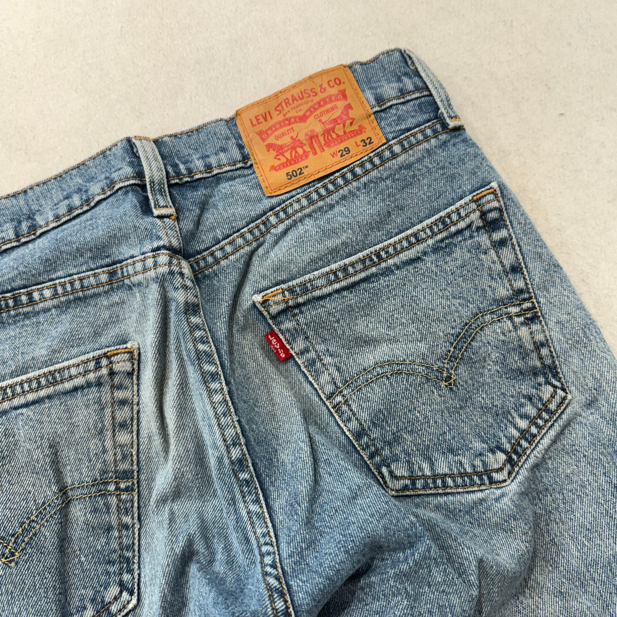 Levis Light Wash Straight Leg Jeans Size 29x32 photo 7