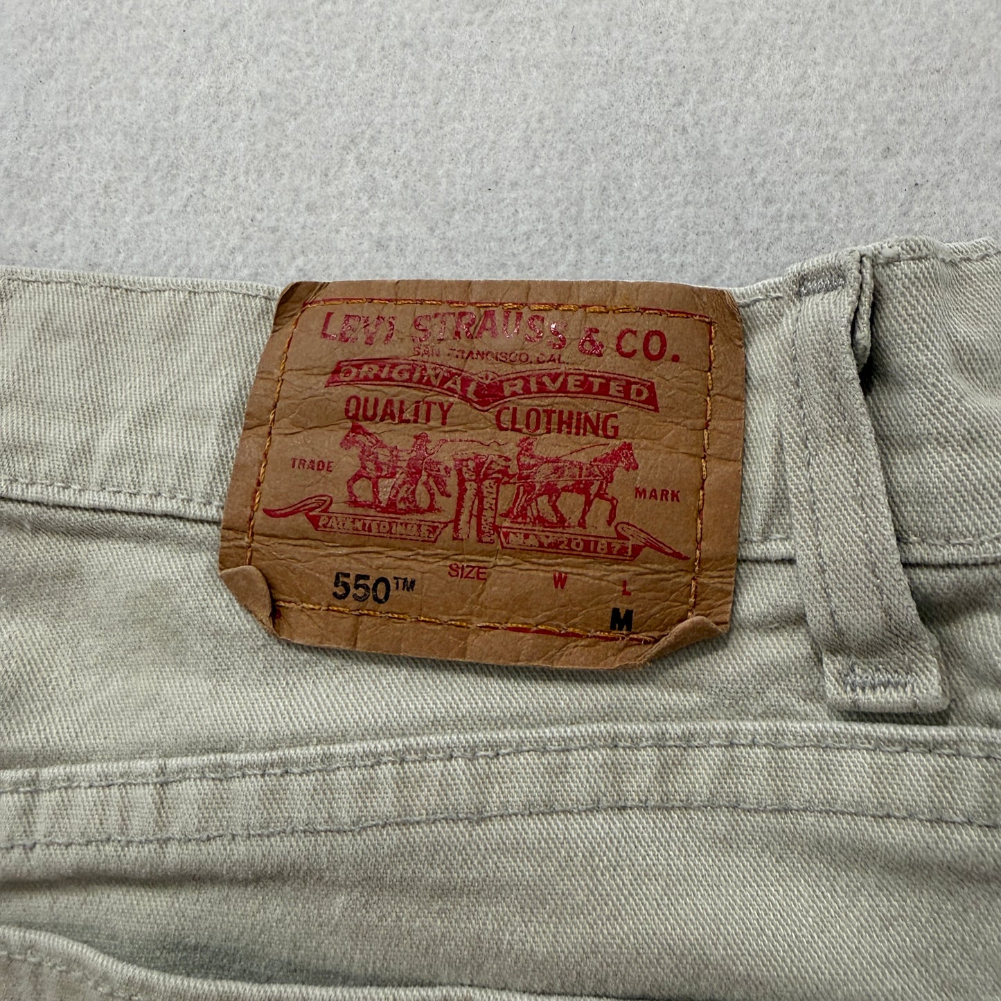 Levi's 550 Men's Beige Denim Jeans Pockets Classic Relaxed Stretch Size W32