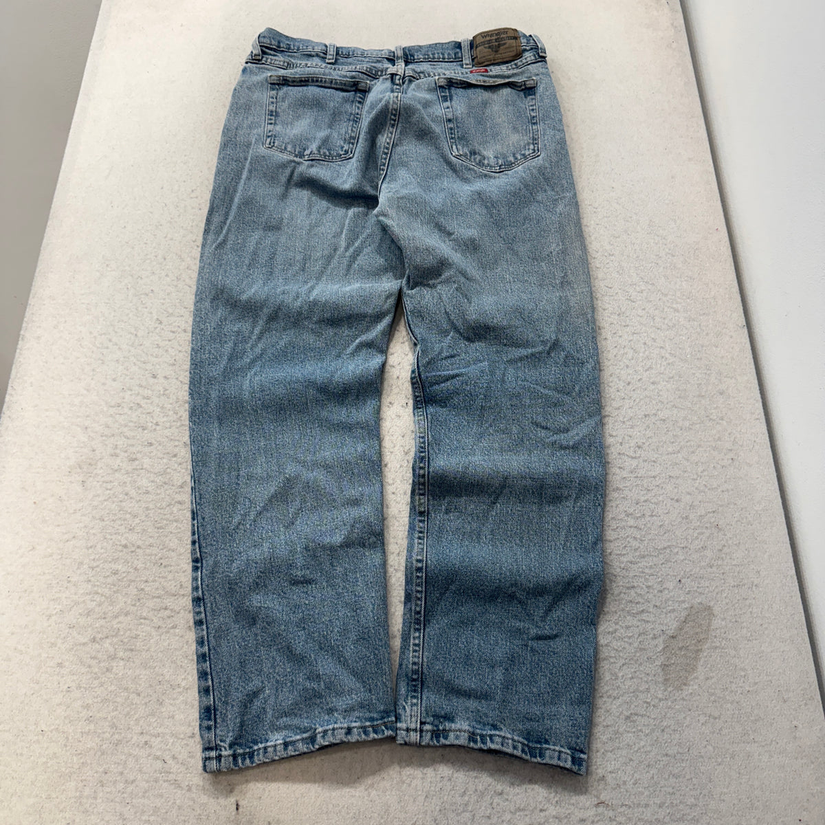 Wrangler Relaxed Fit Light Wash Jeans Size 38x30 photo 2