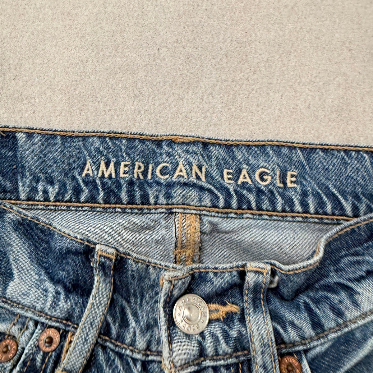 American Eagle Women's Blue Denim Wide Leg Jeans Distressed Hem Jeans Size 00