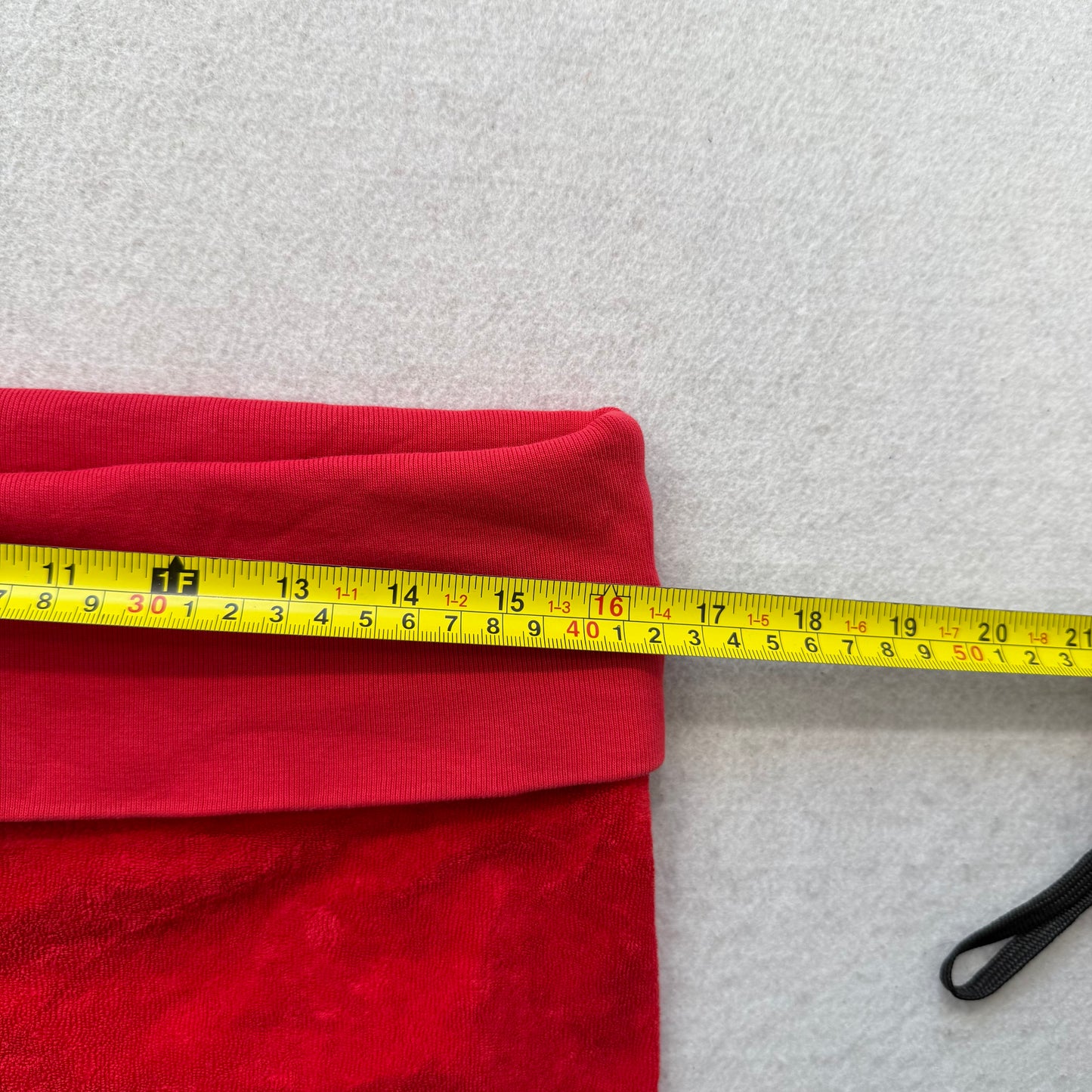 2003 Vintage Juicy Couture Women's Red Terrycloth Cropped Foldover Capris Size S