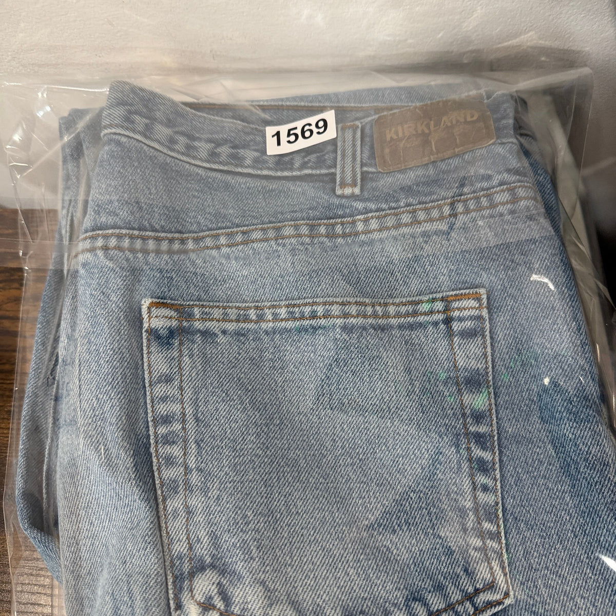 Kirkland Signature Light Wash Relaxed Jeans Size 38x30 photo 10