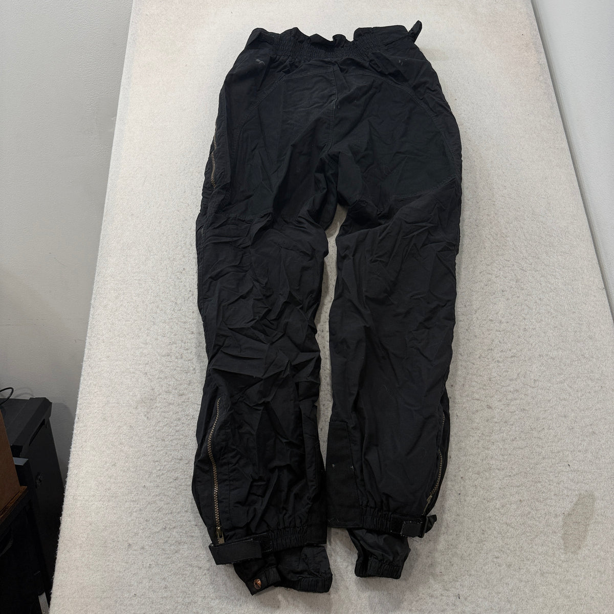 The North Face Vintage Black Nylon Side Zip Pants Size M photo 2