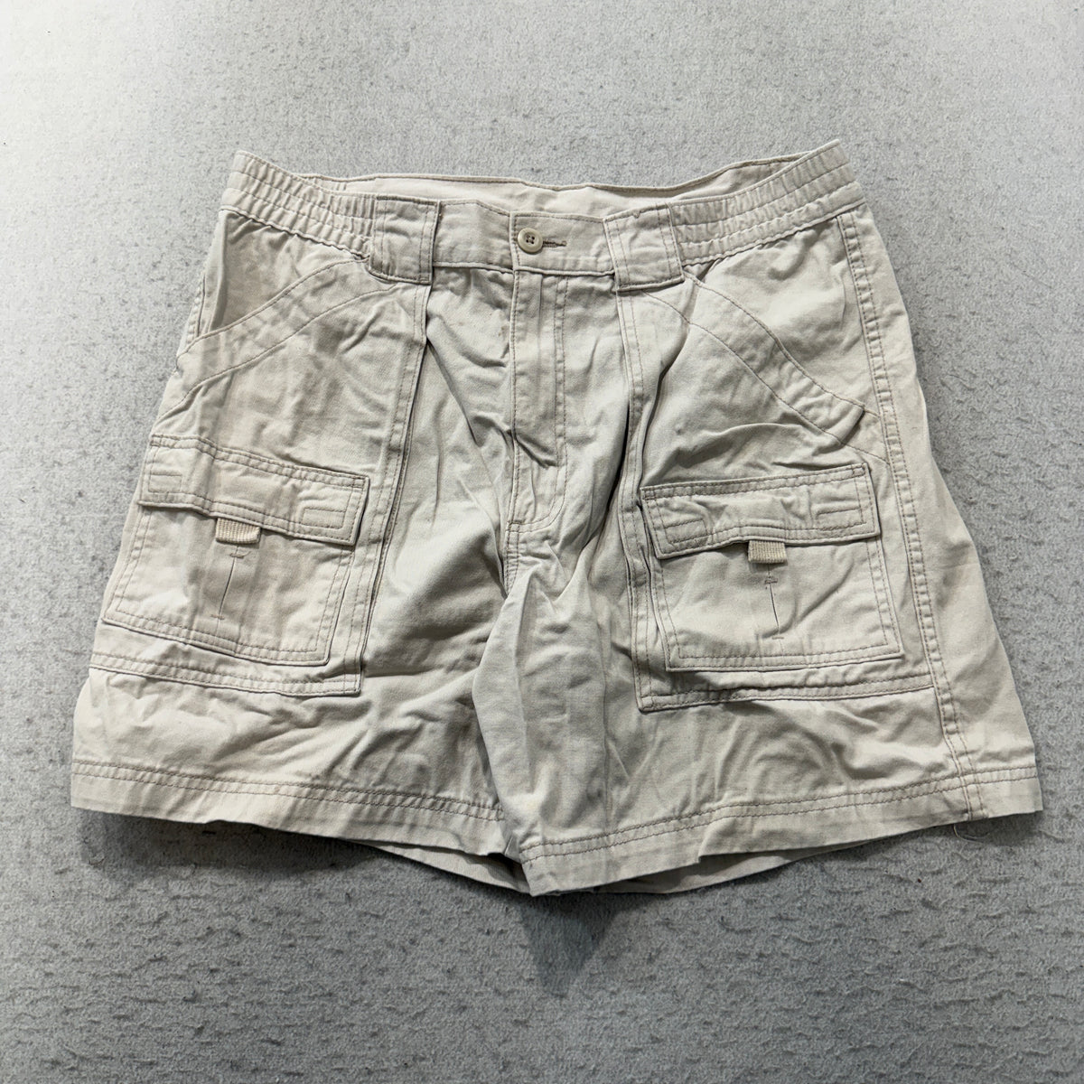 St. John's Bay Cargo Shorts Men's Khaki Beige Cotton Utility Pockets Size 36 photo 1