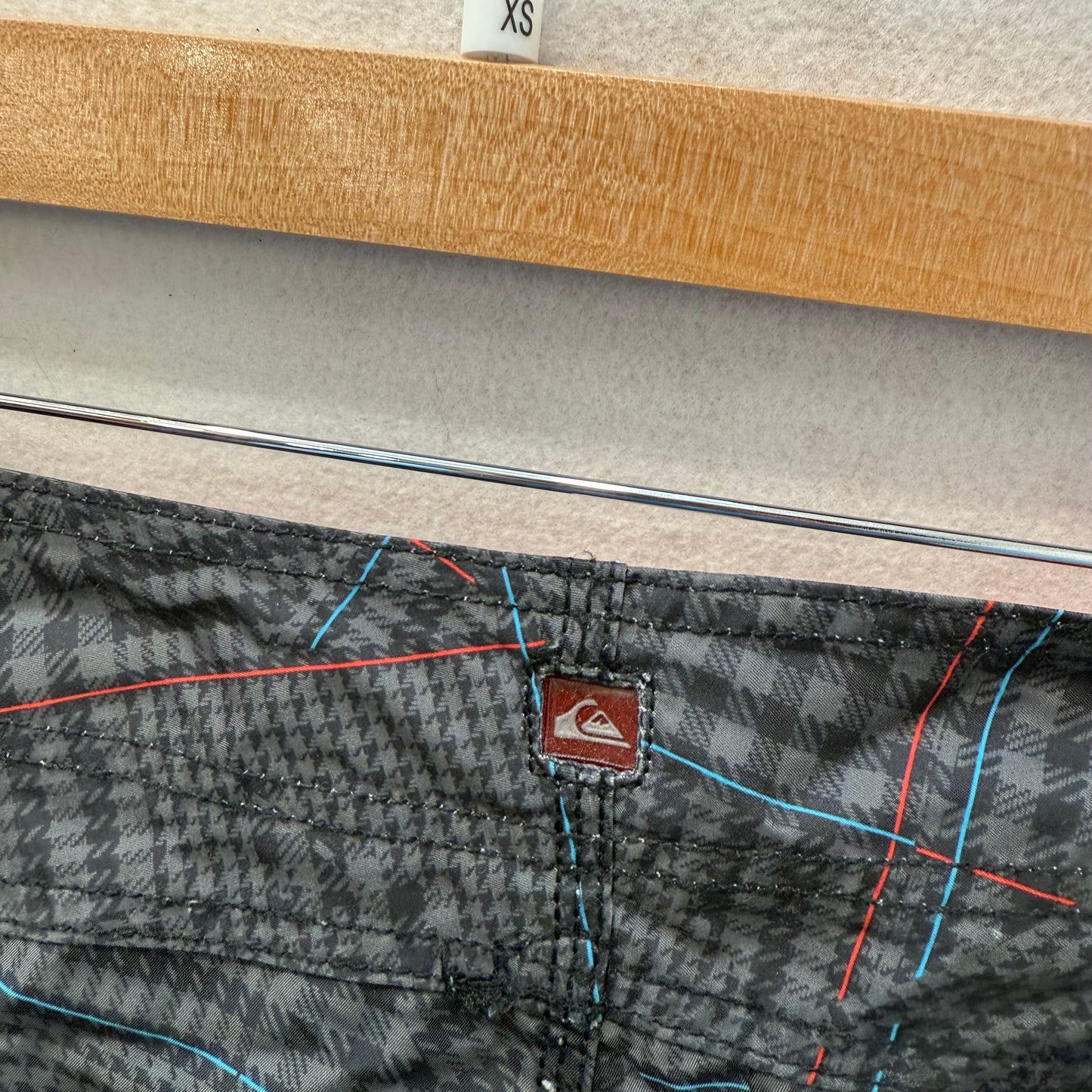 Quiksilver Men Gray Black Plaid Polyester Cargo Swim Shorts Cargo Pocket Size 38