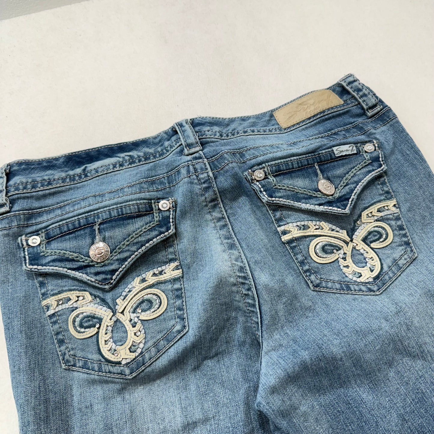 Seven7 Women's Medium Blue Denim Bootcut Jeans Embroidered Snap Pockets Size 16