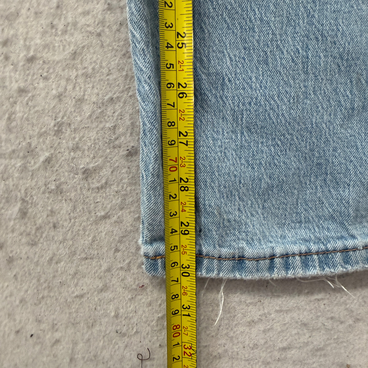 Levi's Men's Blue Denim Jeans Straight Leg Pockets Zip-Fly Classic Size W38xL32