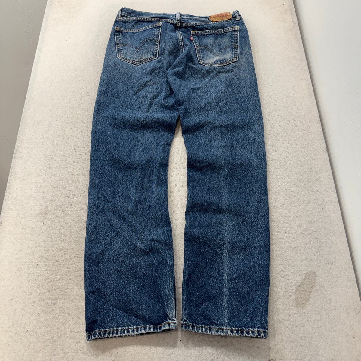Levis 505 Straight Fit Medium Wash Jeans Size 36x34 photo 2
