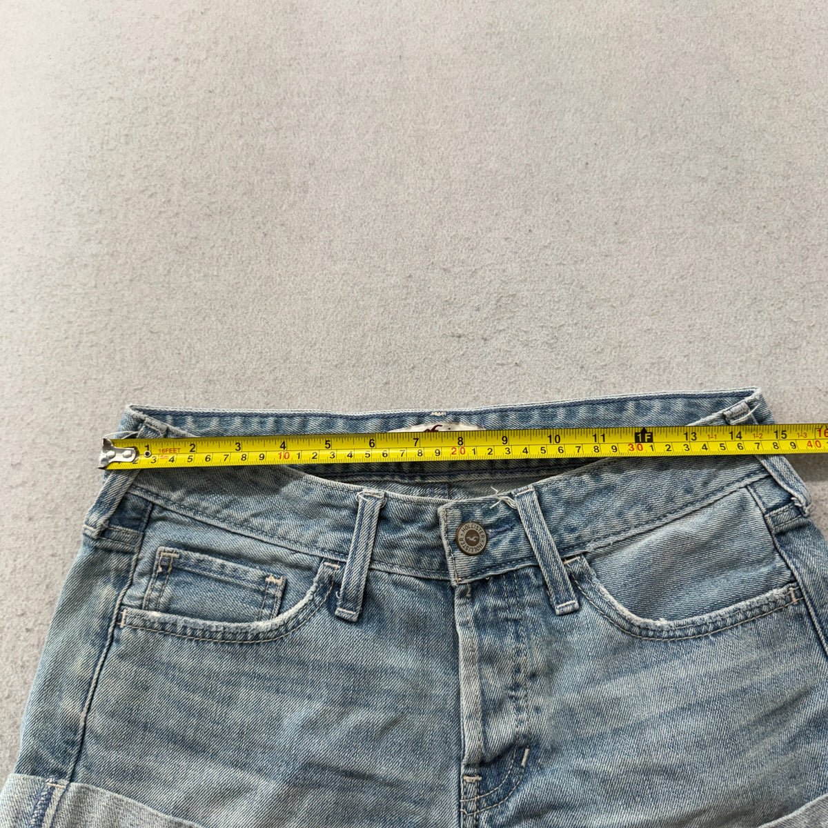 Hollister Women's Blue Light Wash Denim Shorts Button Fly Cuffed Hem Y2K Size 3