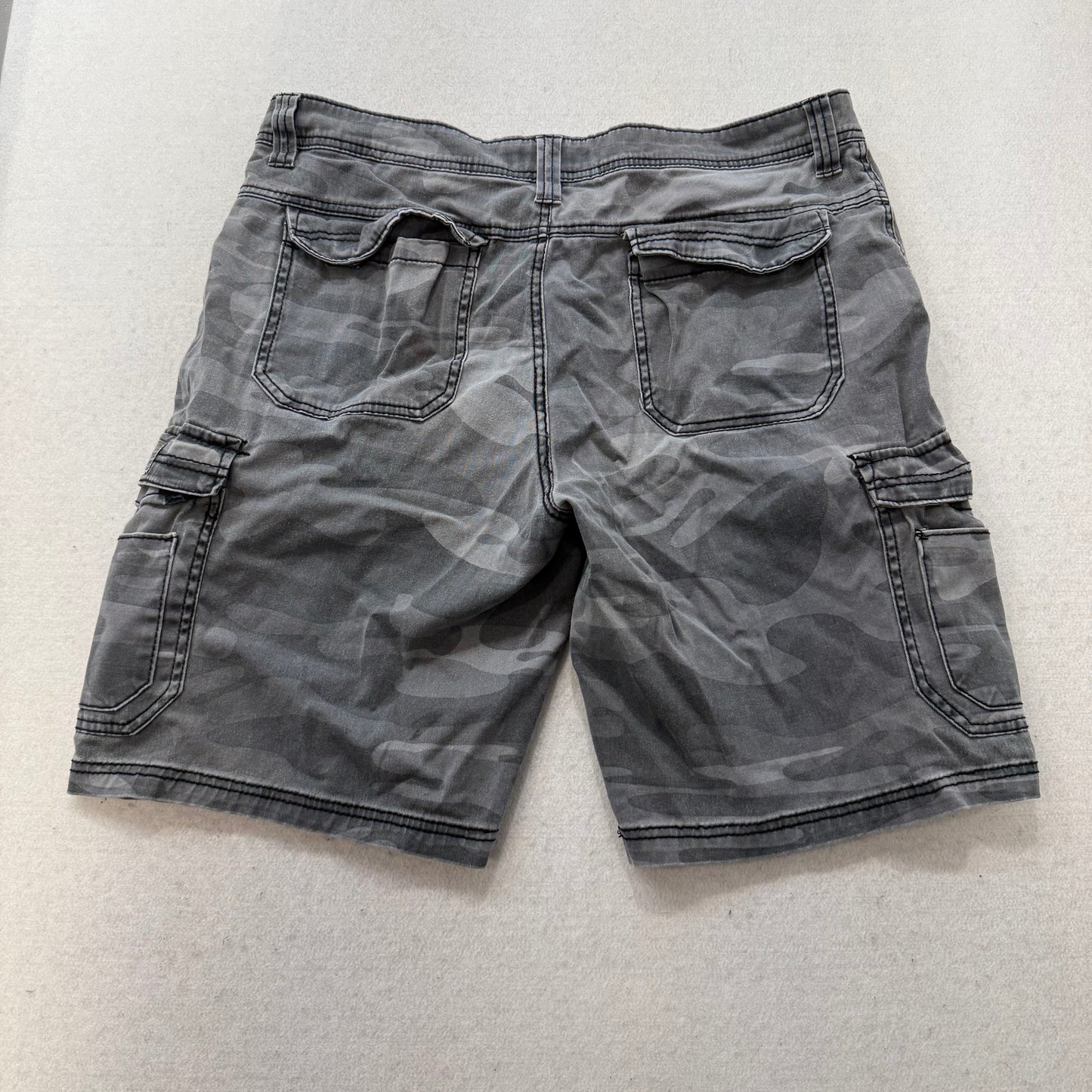 Unionbay Montego Men's Grey Camouflage Cotton Relaxed Fit Cargo Shorts Size 36