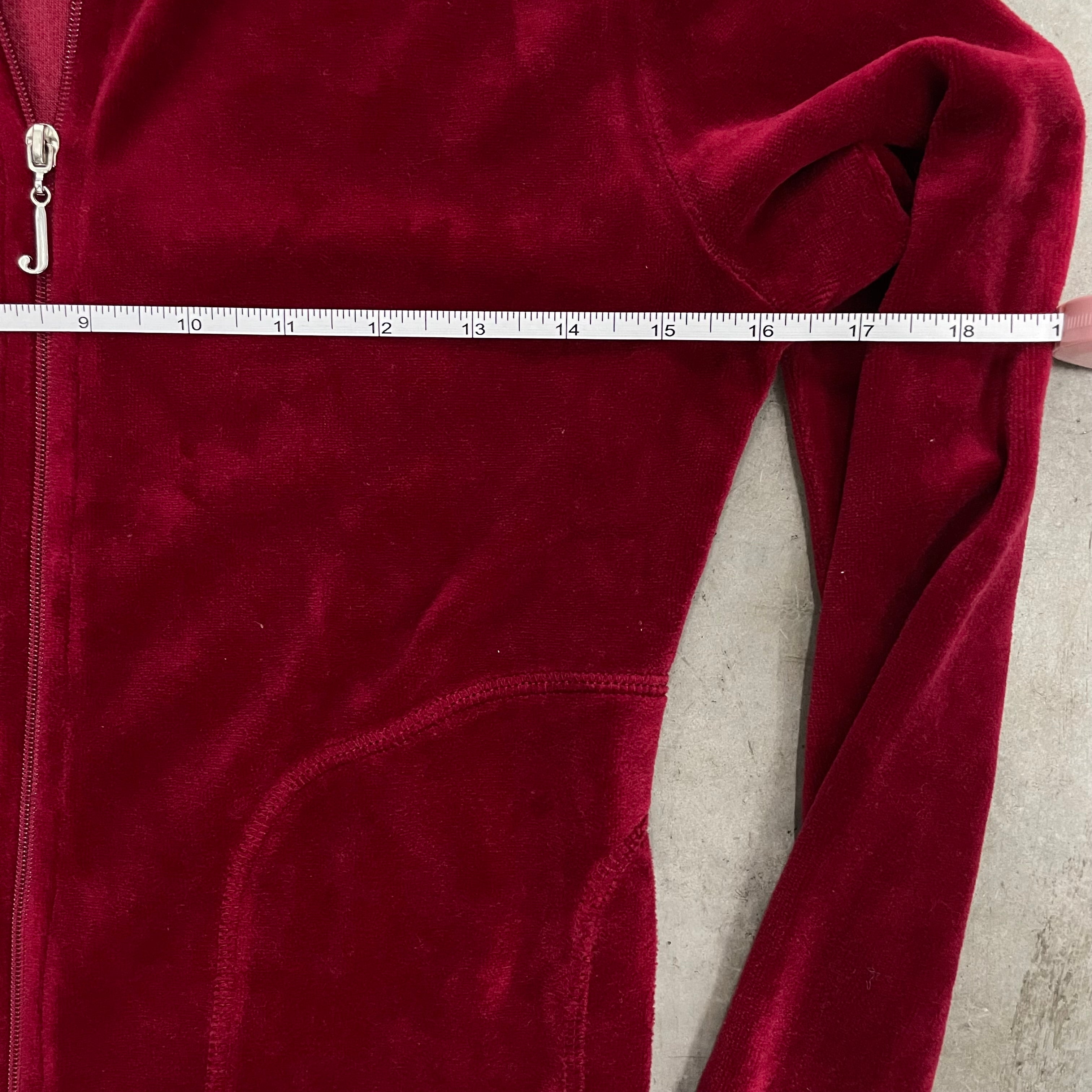 RED SNAP COLLAR VELOUR JACKET SIZE SMALL