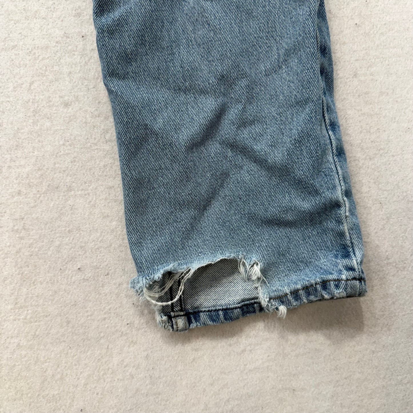 L.L. Bean Men's Light Wash Blue Denim Natural Fit Jeans Classic Raw Hem Size 34
