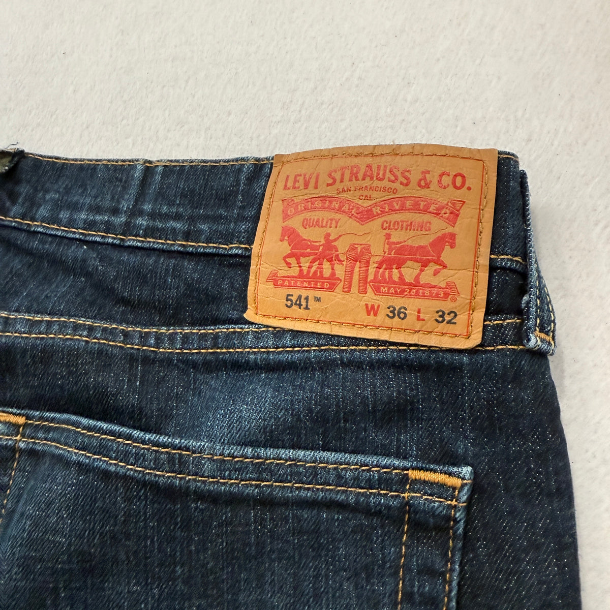 Levi's 541 Waterless Men's Blue Denim Jeans Zip-Fly Pockets Classic Size W36xL32