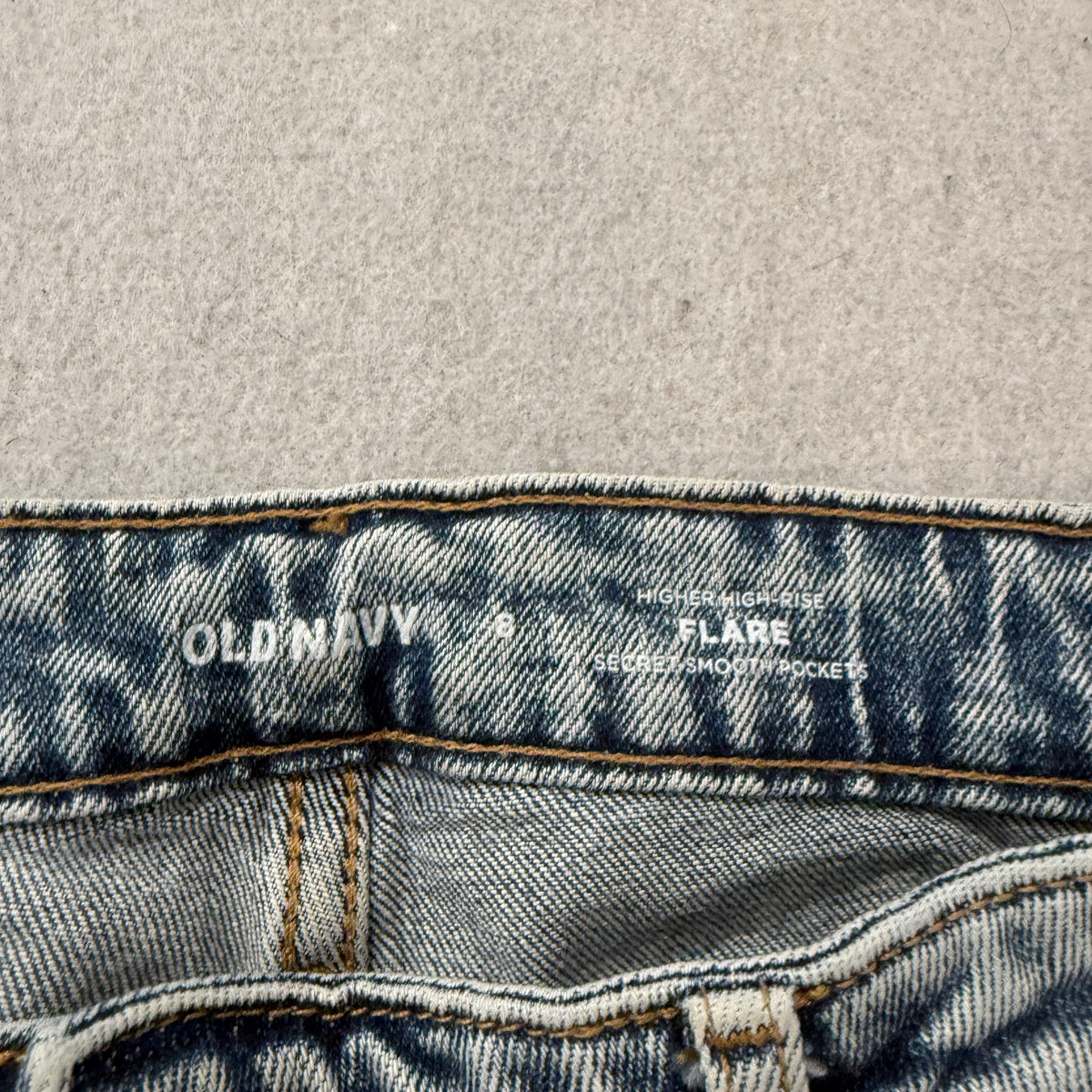 Old Navy Higher High-Rise Flare Jeans Women's Acid Light Wash Denim Size 8 photo 3