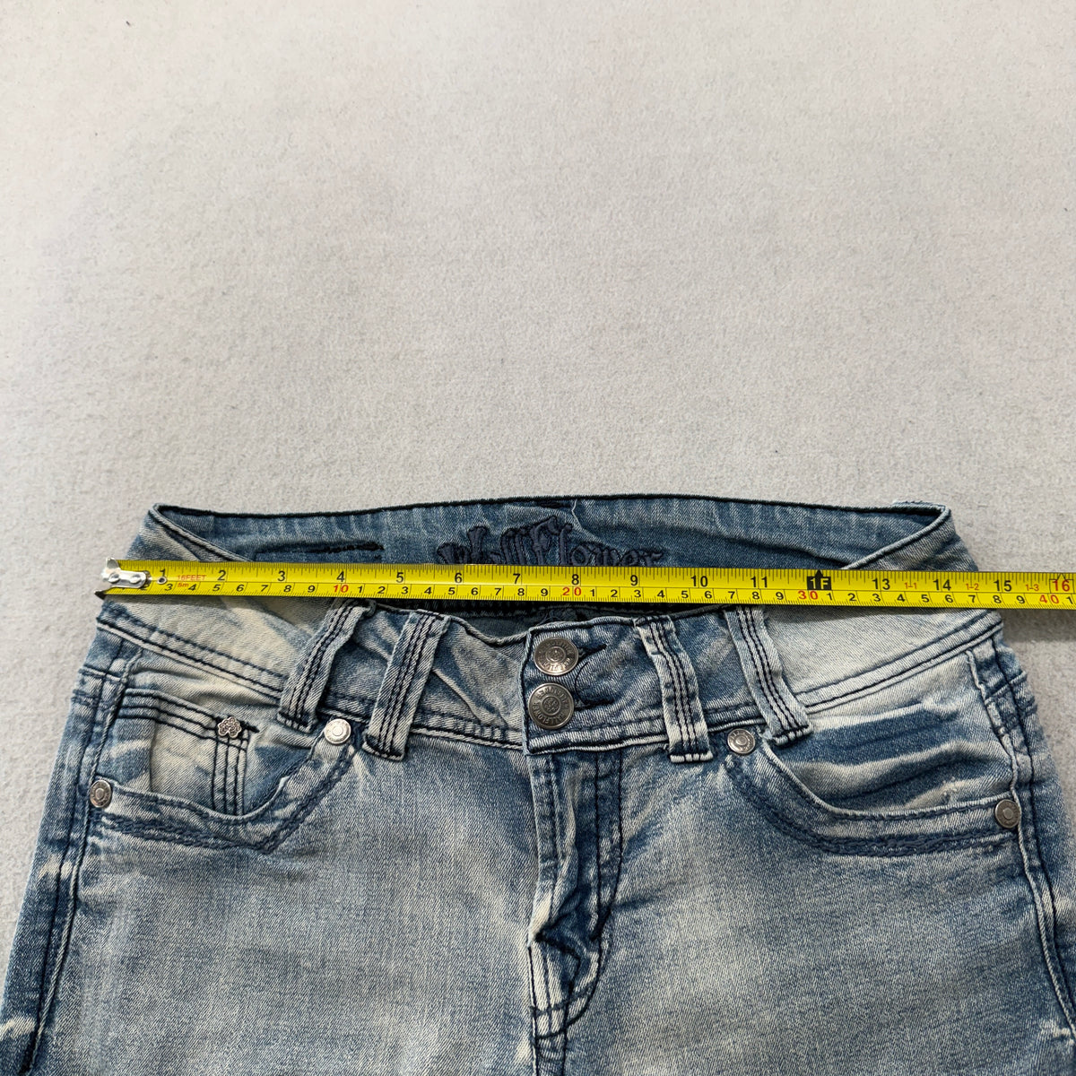 WallFlower Womens Blue Light Wash Denim Bootcut Jeans Stretch Flap Pocket Size 9