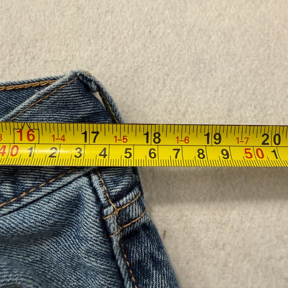 Levi's 550 Men's Blue Denim Jeans Relaxed Fit Zip-Fly Pockets Size W36xL32