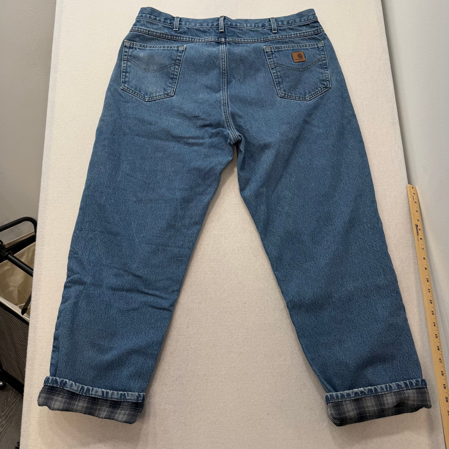 Carhartt Relaxed Fit Blue Denim Jeans Straight Leg Logo Patch Checkered Pocket Lining Size 42x32