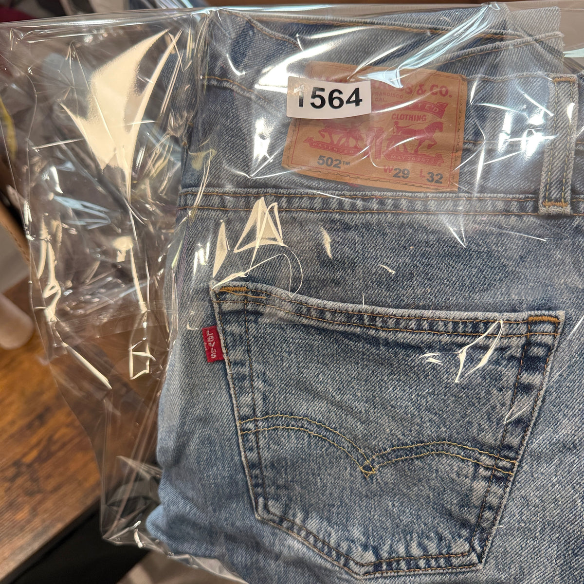 Levis Light Wash Straight Leg Jeans Size 29x32 photo 9