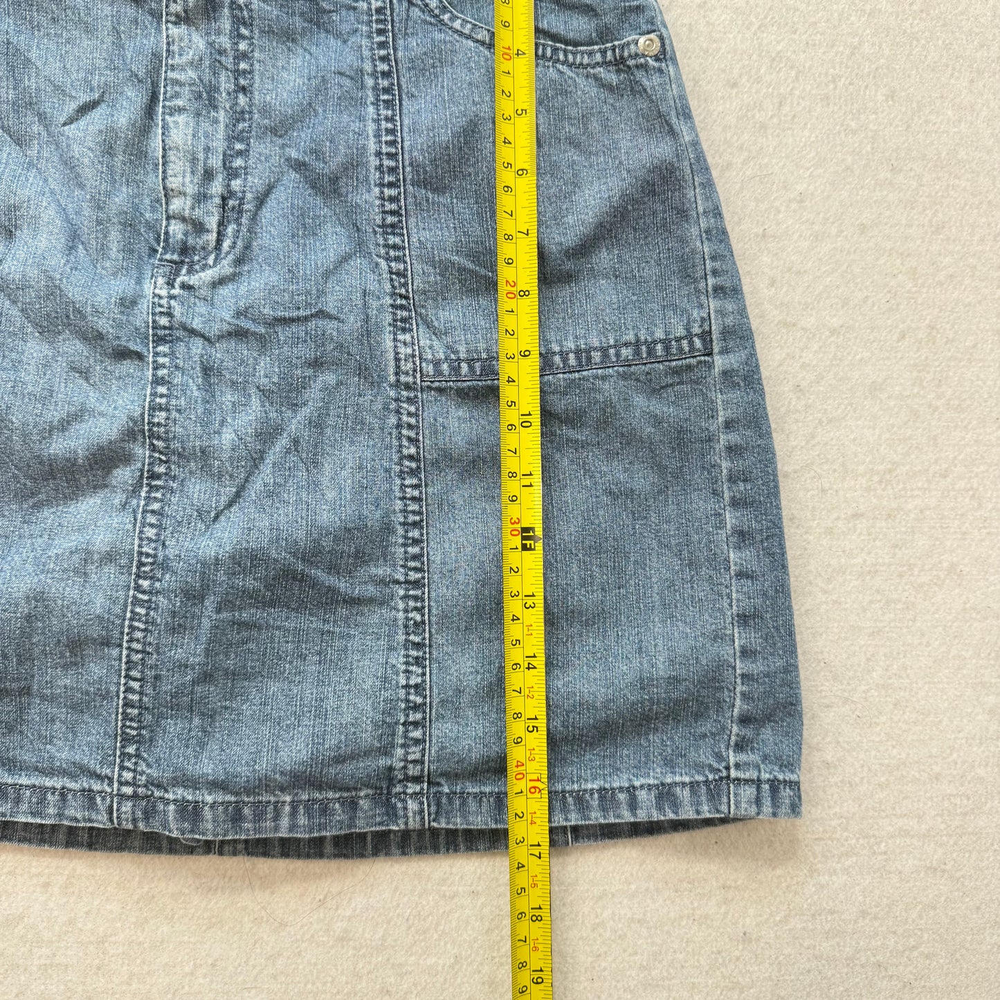 Sonoma Women's Medium Wash Blue Denim A-Line Mini Skirt Rounded Pockets Size 6
