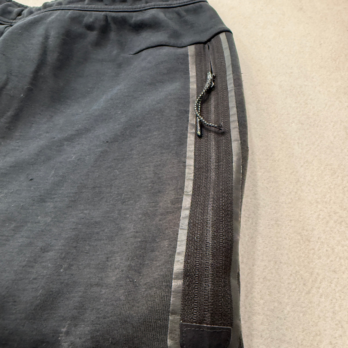 Nike Men's Black Fleece Sweatpants Drawstring Pockets Distressed Washed Size L