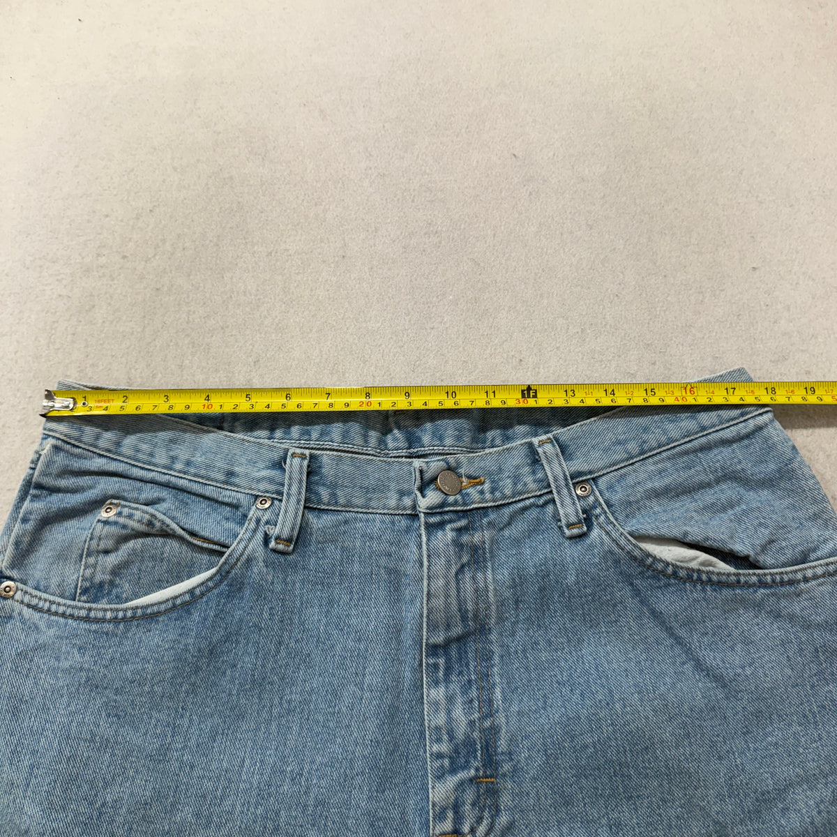 Wrangler Relaxed Fit Jeans Men's Light Wash Blue Denim Five Pocket Size 36 photo 3