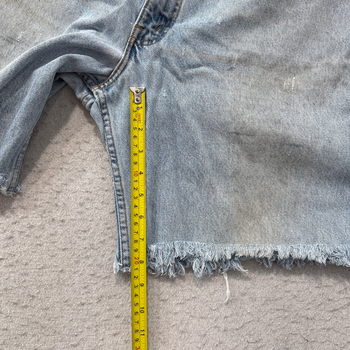 Levis Vintage 550 Light Wash Cutoff Jean Shorts Size 42 photo 6