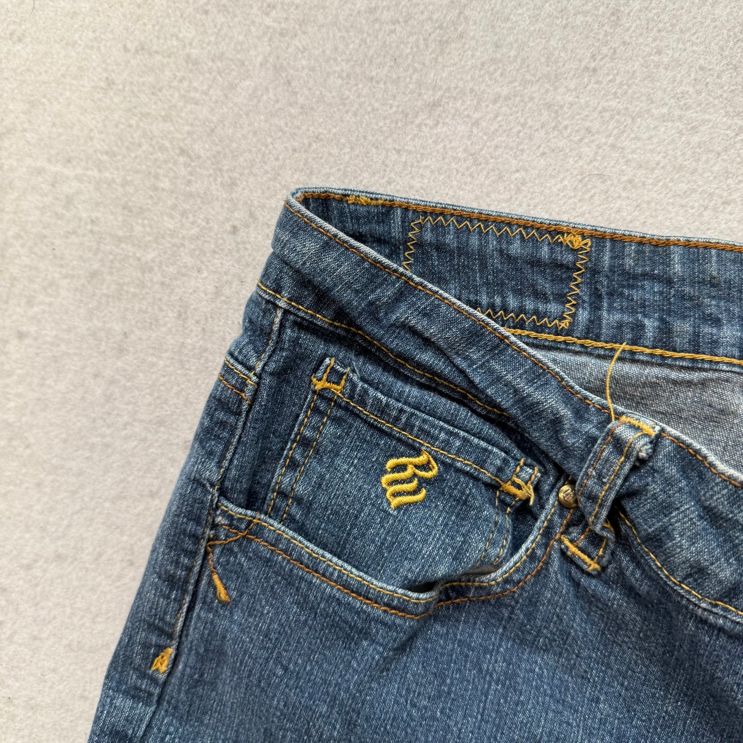 Rocawear Women's Dark Wash Blue Denim Bootcut Jeans 5-Pockets Design Y2K Size 18