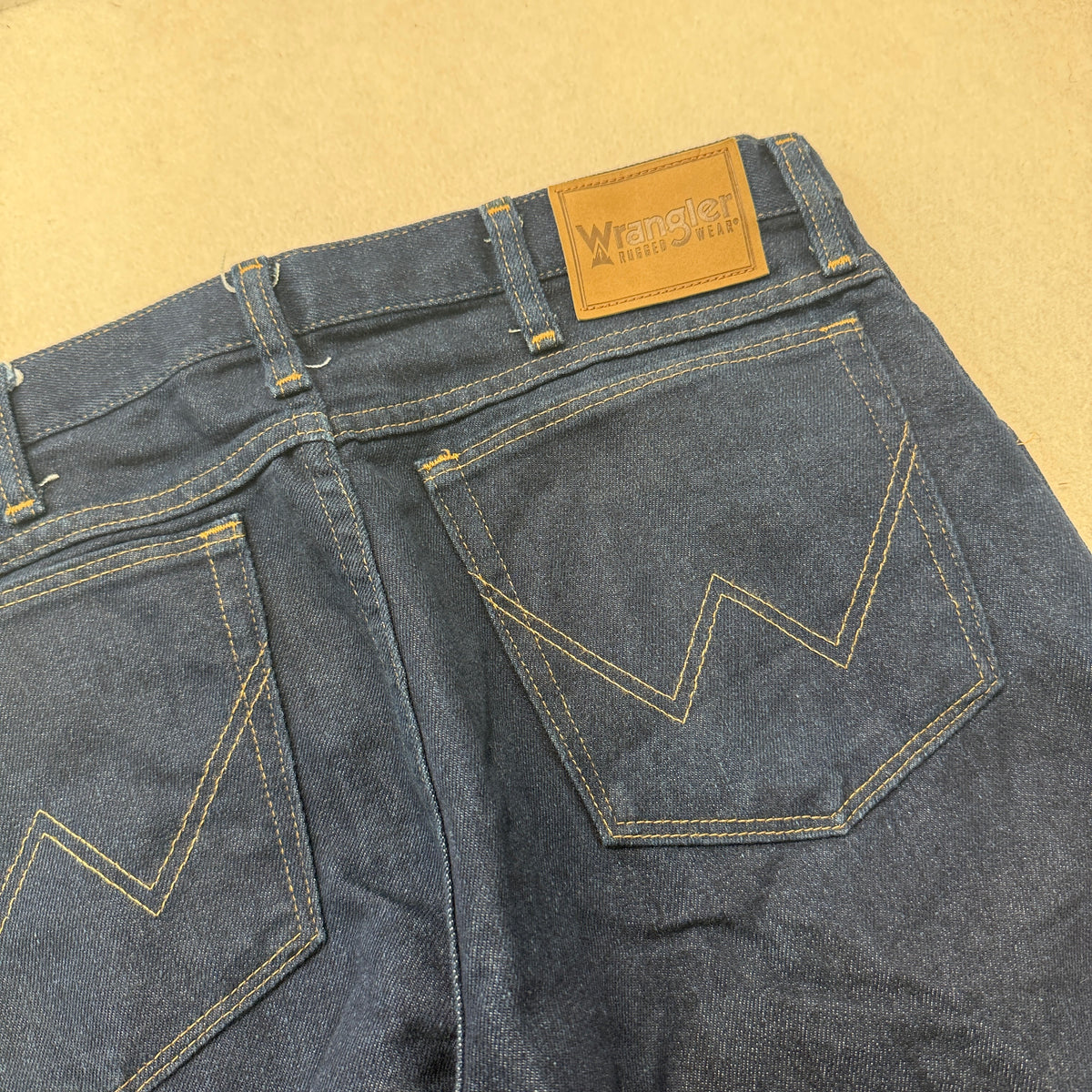 Wrangler Dark Rinse Relaxed Jeans Size 38x30 photo 8