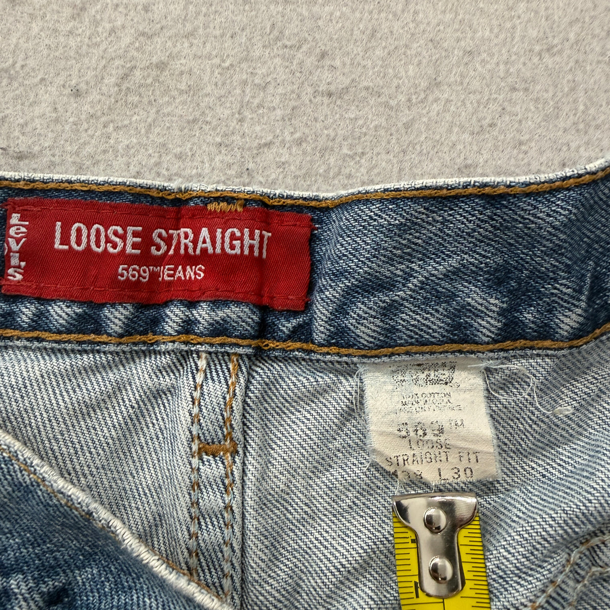 Levis 569 Loose Straight Light Wash Jeans Size 38x30 photo 3