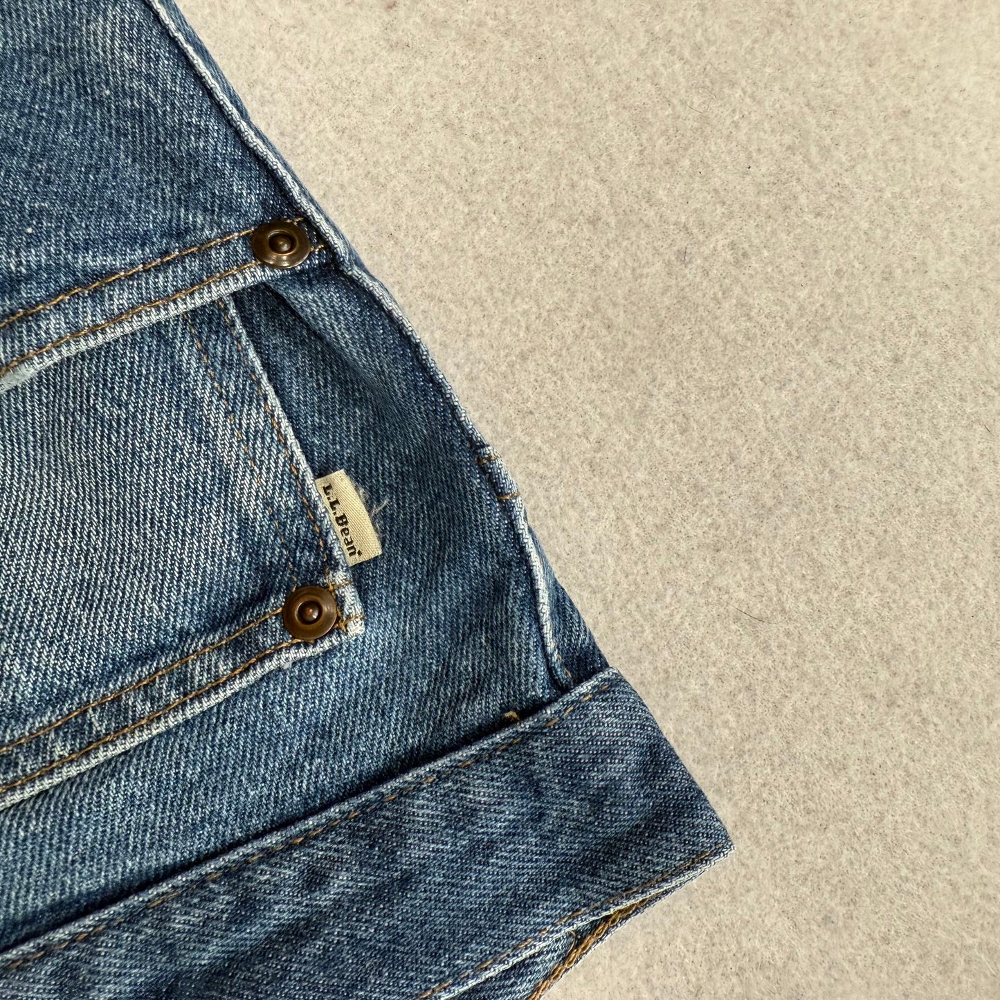 L.L.Bean Men's Medium Wash Blue Denim Natural Straight Fit Jeans Raw Hem Size 34
