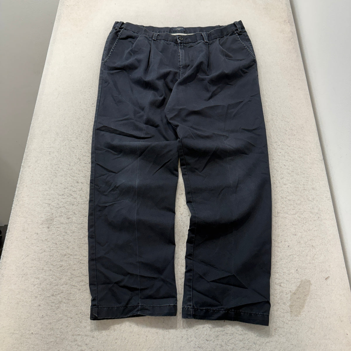 Dockers Pleated Chino Pants Men's Navy Blue Cotton Classic Fit Size 40x32 photo 1