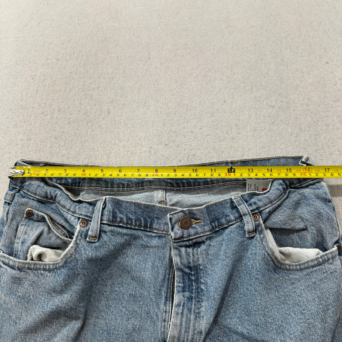 Wrangler Relaxed Fit Light Wash Jeans Size 38x30 photo 4