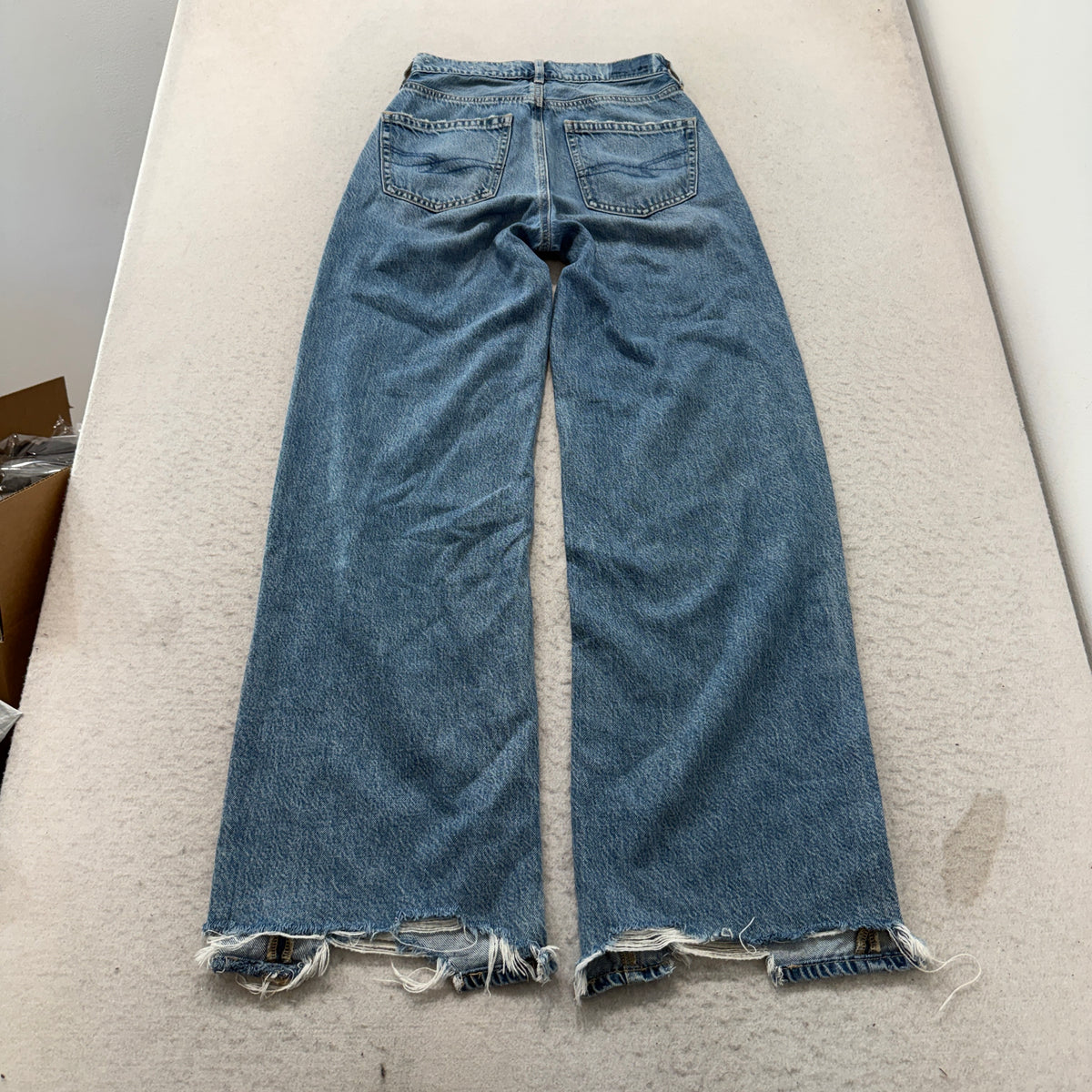 American Eagle Women's Blue Denim Wide Leg Jeans Distressed Hem Jeans Size 00