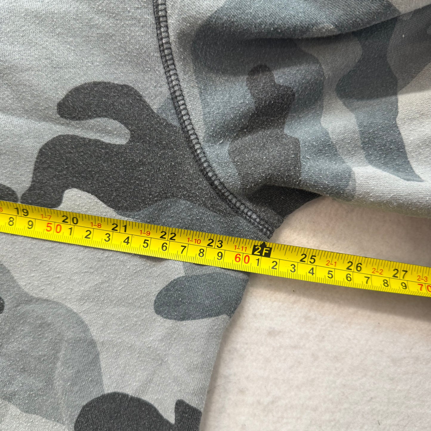 Billabong Men Gray Black Camouflage Pullover Hoodie Kangaroo Pocket Logo Size XL