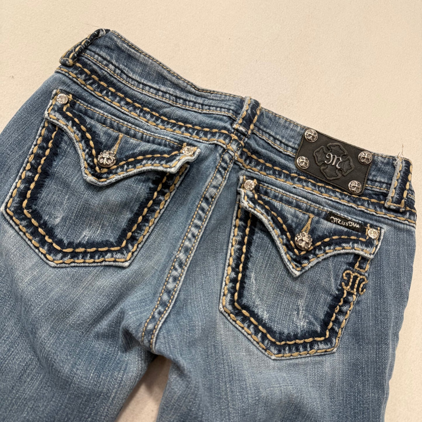 Miss Me Women's Medium Blue Denim Bootcut Jeans Embellished Snap Pockets Size 29