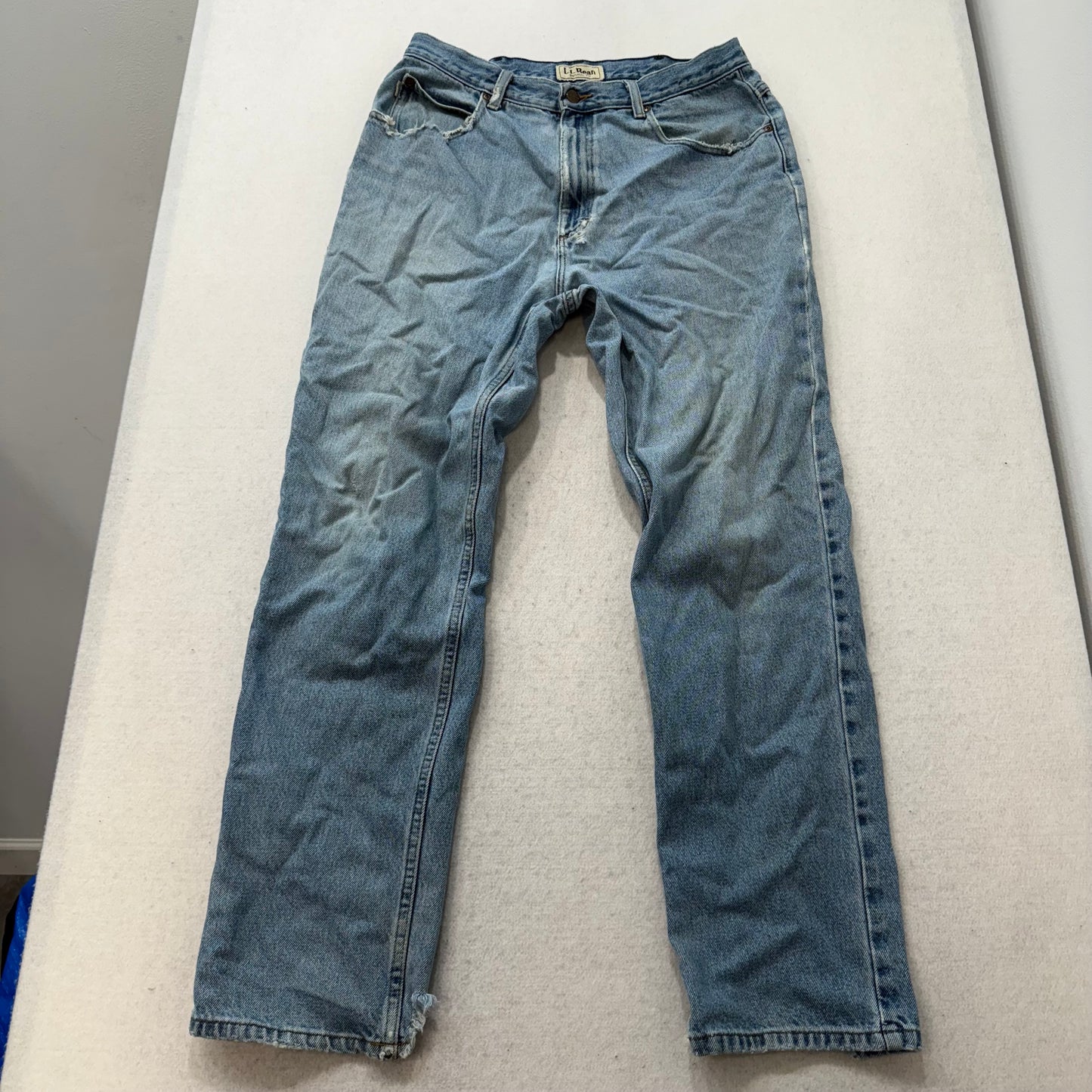 L.L. Bean Men's Light Wash Blue Denim Natural Fit Jeans Classic Raw Hem Size 34