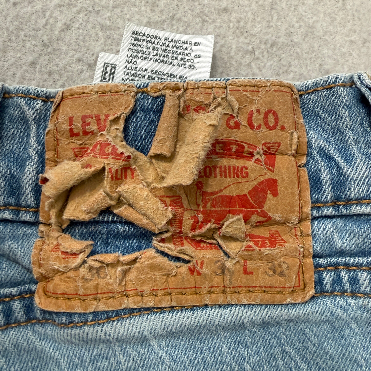 Levi's Men's Blue Denim Jeans Straight Leg Pockets Zip-Fly Classic Size W38xL32