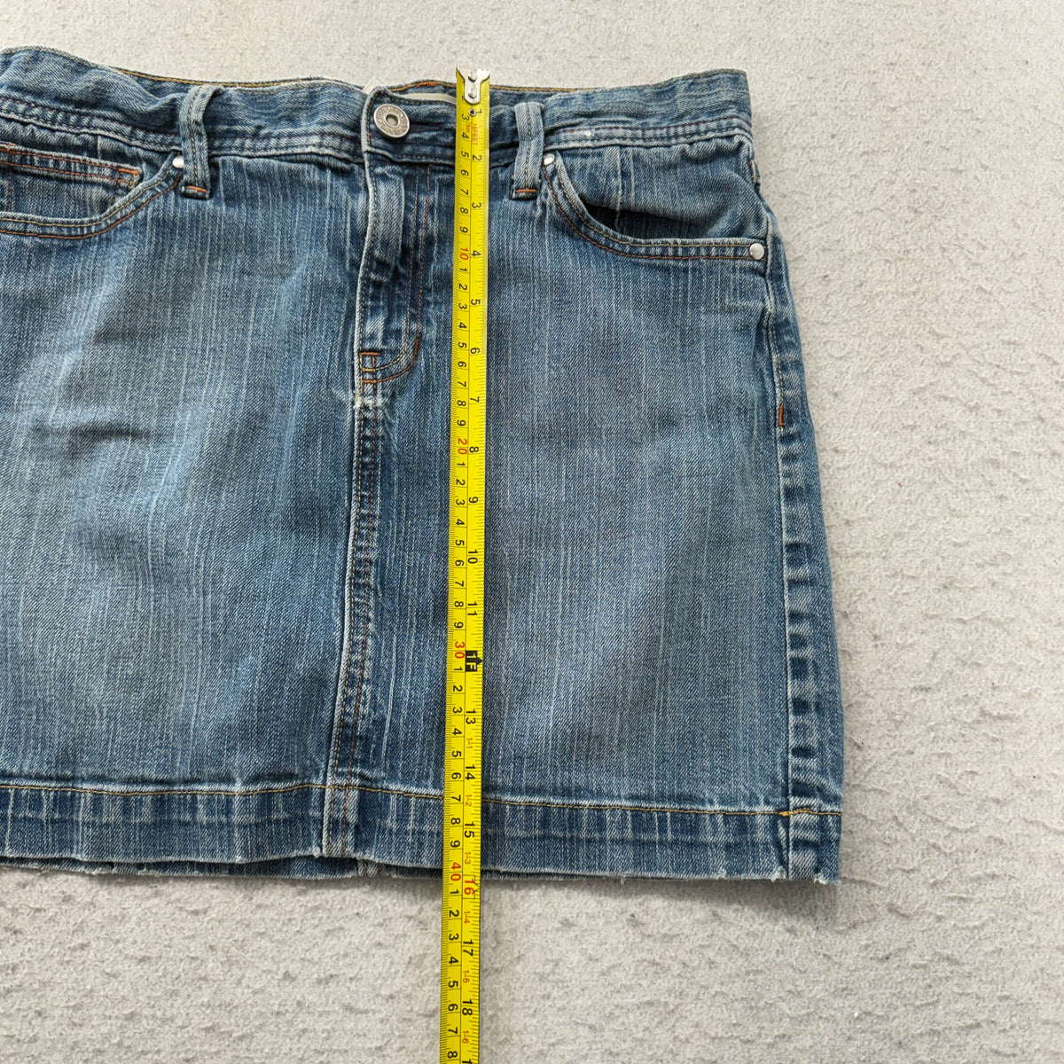 GAP Stretch Women's Blue Medium Wash Denim Mini Skirt 5-Pockets Y2K Size W30