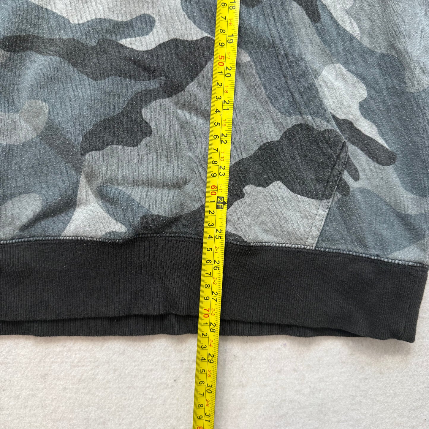 Billabong Men Gray Black Camouflage Pullover Hoodie Kangaroo Pocket Logo Size XL