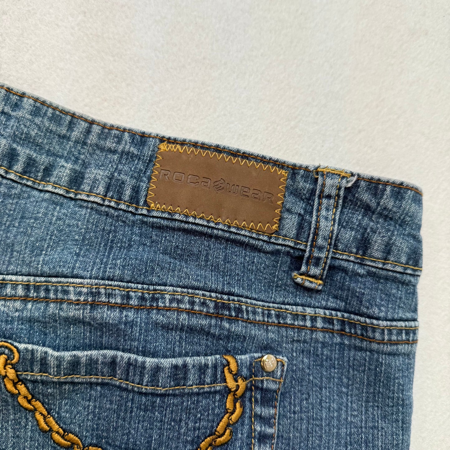 Rocawear Women's Medium Wash Blue Denim Bootcut Jeans Low Rise Casual Size 18