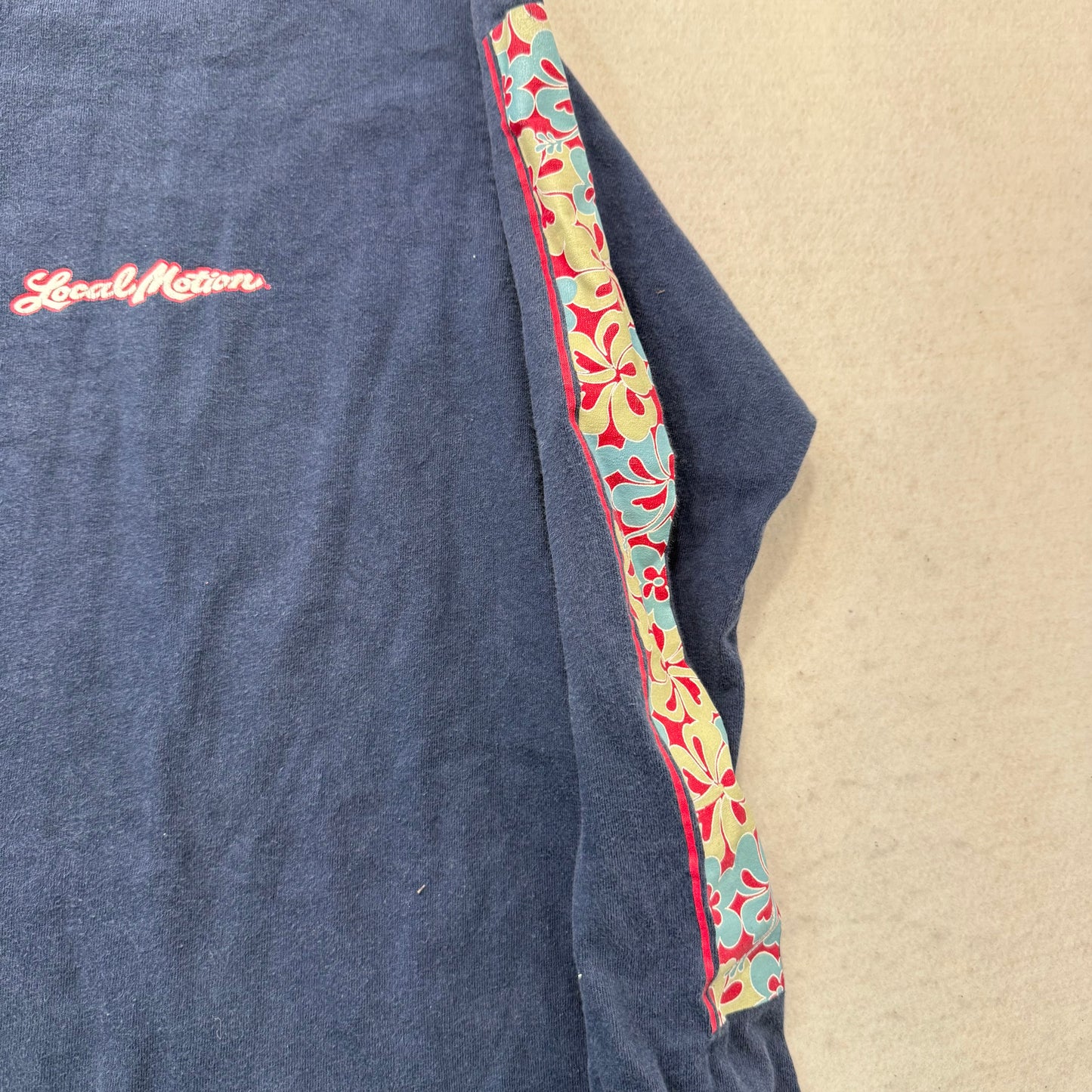 Local Motion Hawaiian Surfgear Navy Blue T-Shirt Floral Print Long Sleeve Size M