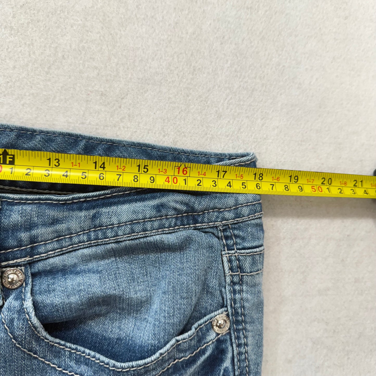 Seven7 Women's Medium Blue Denim Bootcut Jeans Embroidered Snap Pockets Size 16