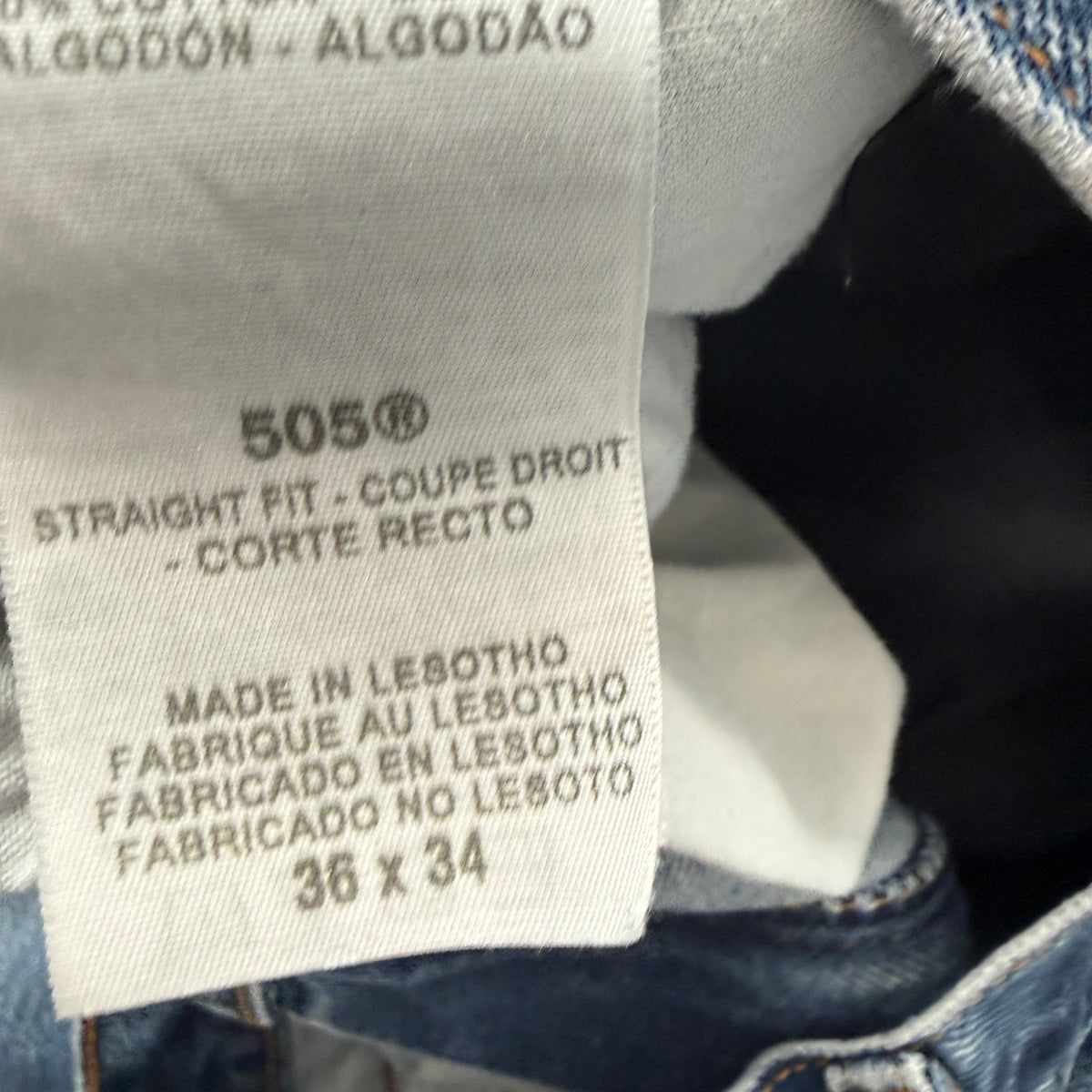 Levis 505 Straight Fit Medium Wash Jeans Size 36x34 photo 4